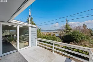 546 W Fir Ave, Coos Bay, OR 97420 - Photo 27