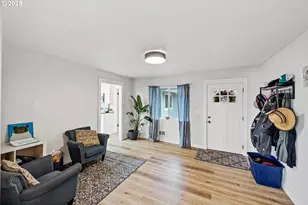 546 W Fir Ave, Coos Bay, OR 97420 - Photo 7