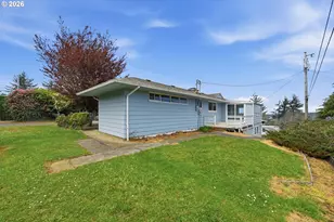 546 W Fir Ave, Coos Bay, OR 97420 - Photo 45
