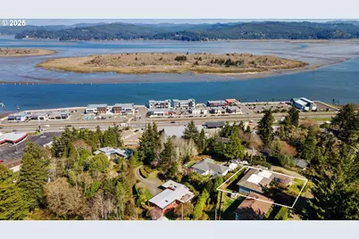 546 W Fir Ave, Coos Bay, OR 97420 - Photo 41