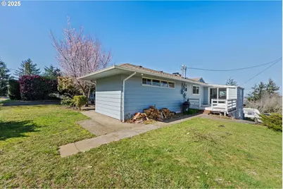 546 W Fir Ave, Coos Bay, OR 97420 - Photo 29