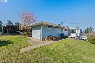 546 W Fir Ave, Coos Bay, OR 97420 - Photo 29