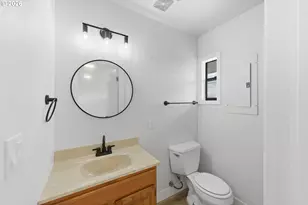 546 W Fir Ave, Coos Bay, OR 97420 - Photo 21