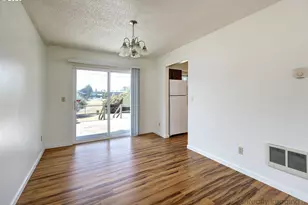 1202 Ogden Ave, Vancouver, WA 98660 - Photo 3