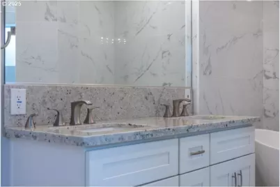 2495 Chester St, North Bend, OR 97459 - Photo 27