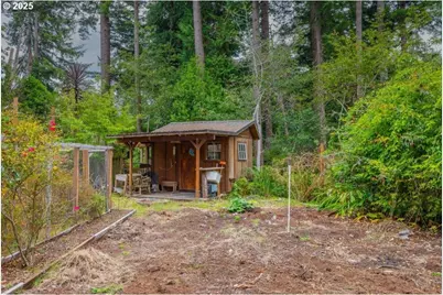 2495 Chester St, North Bend, OR 97459 - Photo 45