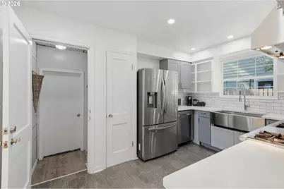 7158 SW 4th Ave, Portland, OR 97219 - Photo 11