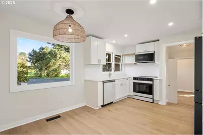 10721 NE 2nd Ave, Portland, OR 97211 - Photo 7