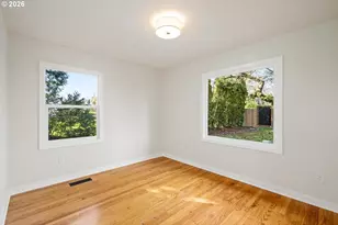 10721 NE 2nd Ave, Portland, OR 97211 - Photo 17