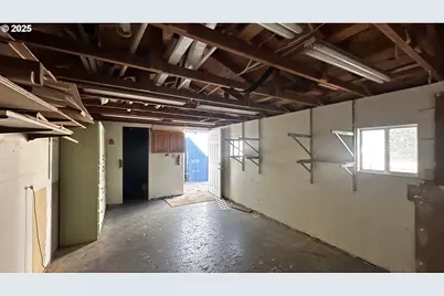 920 NE 77th Ave, Portland, OR 97213 - Photo 7