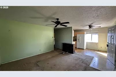 920 NE 77th Ave, Portland, OR 97213 - Photo 9