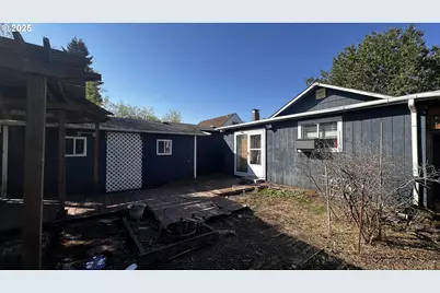 920 NE 77th Ave, Portland, OR 97213 - Photo 3