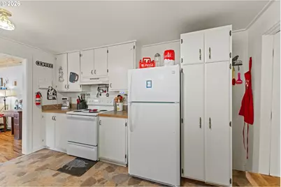 131 Bender St, Myrtle Point, OR 97458 - Photo 15