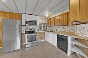 231 Creswood Dr, Creswell, OR 97426 - Photo 9