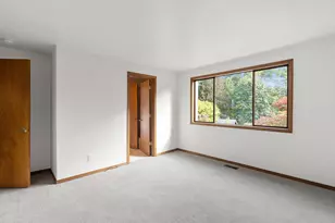 801 Timberline Dr, Lake Oswego, OR 97034 - Photo 35
