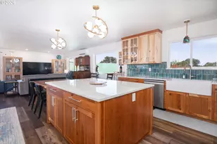 11880 NW Mallard St, Seal Rock, OR 97376 - Photo 13
