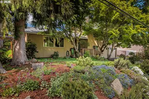 2090 Hawkins Ln, Eugene, OR 97405 - Photo 3