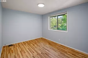 2090 Hawkins Ln, Eugene, OR 97405 - Photo 21