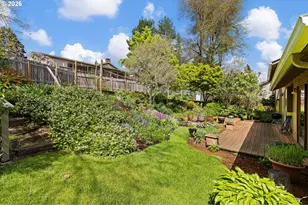 2090 Hawkins Ln, Eugene, OR 97405 - Photo 31