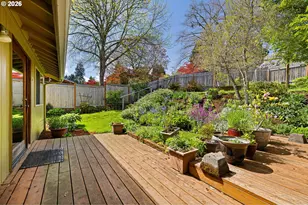2090 Hawkins Ln, Eugene, OR 97405 - Photo 7