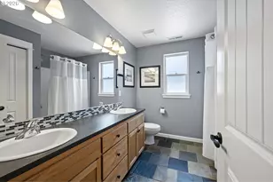 1876 Heath Dr, Eugene, OR 97402 - Photo 23