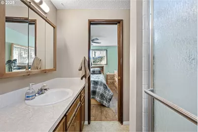 1925 Harvard Dr, Eugene, OR 97405 - Photo 21