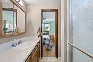 1925 Harvard Dr, Eugene, OR 97405 - Photo 21