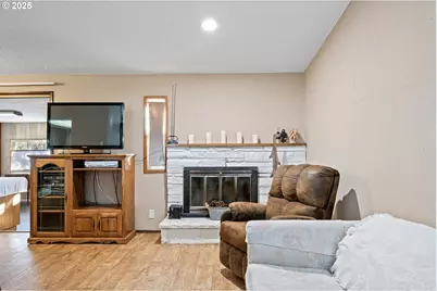 1925 Harvard Dr, Eugene, OR 97405 - Photo 7