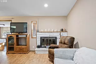 1925 Harvard Dr, Eugene, OR 97405 - Photo 7