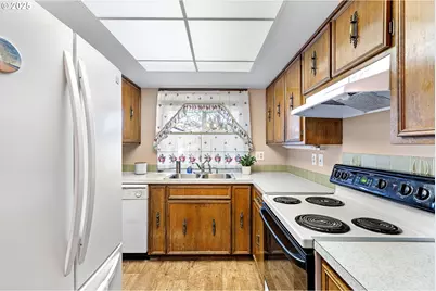 1925 Harvard Dr, Eugene, OR 97405 - Photo 13