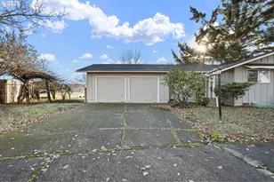 1925 Harvard Dr, Eugene, OR 97405 - Photo 3