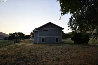 820 Biggs Rufus Hwy, Rufus, OR 97050 - Photo 31
