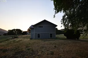 820 Biggs Rufus Hwy, Rufus, OR 97050 - Photo 31