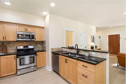 323 SW 203rd Ter, Beaverton, OR 97006 - Photo 13