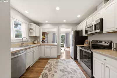 594 E 5th St, La Center, WA 98629 - Photo 13