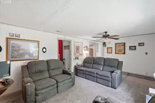 25100 SW Rainbow Ln, Hillsboro, OR 97123 - Photo 5