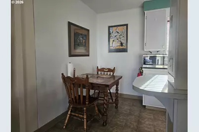 466 S 6th St, Independence, OR 97351 - Photo 11
