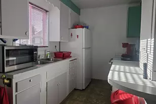 466 S 6th St, Independence, OR 97351 - Photo 13