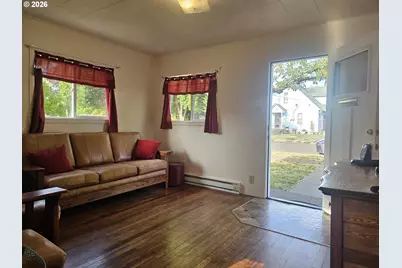 466 S 6th St, Independence, OR 97351 - Photo 5