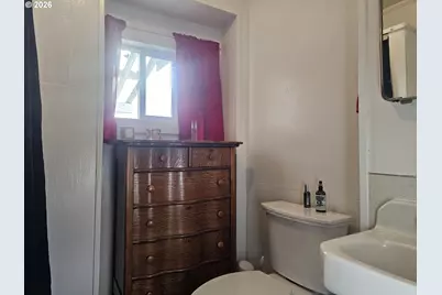 466 S 6th St, Independence, OR 97351 - Photo 9