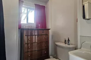 466 S 6th St, Independence, OR 97351 - Photo 9