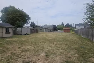 466 S 6th St, Independence, OR 97351 - Photo 19