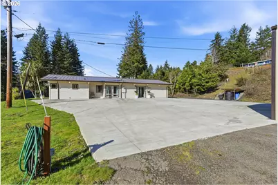 94475 Golf Course Ln, North Bend, OR 97459 - Photo 3