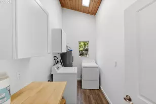 94475 Golf Course Ln, North Bend, OR 97459 - Photo 13