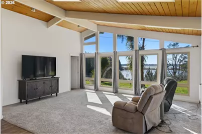 94475 Golf Course Ln, North Bend, OR 97459 - Photo 23