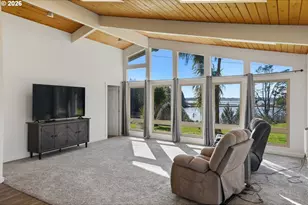 94475 Golf Course Ln, North Bend, OR 97459 - Photo 23