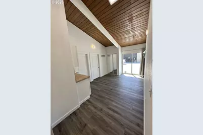 94475 Golf Course Ln, North Bend, OR 97459 - Photo 17