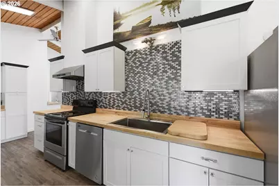 94475 Golf Course Ln, North Bend, OR 97459 - Photo 21