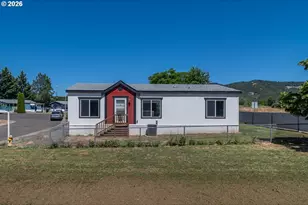 105 NW Stephanie Ct, Winston, OR 97496 - Photo 31