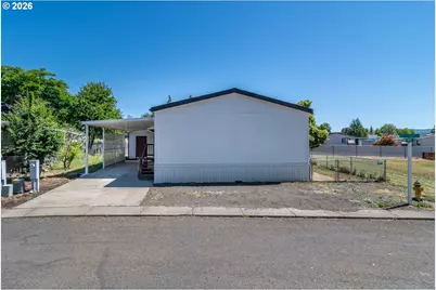 105 NW Stephanie Ct, Winston, OR 97496 - Photo 35